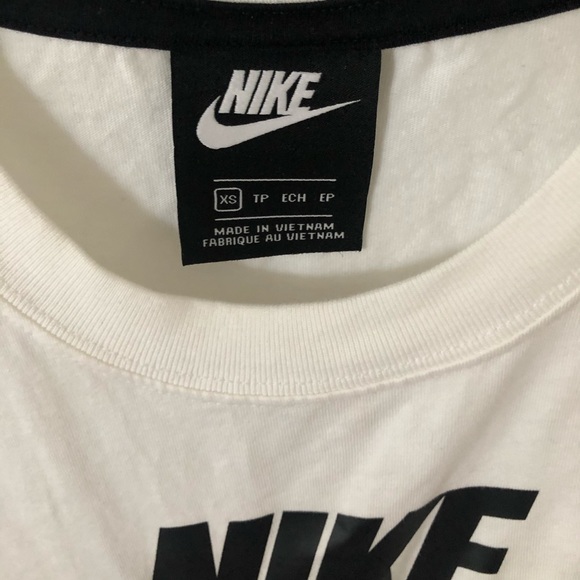 Nike crop top - Picture 3 of 3